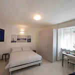 Apartamento Mihaela 2 *