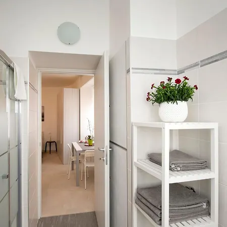 Mihaela 2 バヴェーノ